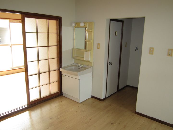 三重県鈴鹿市西条4(アパート)の賃貸物件の居間