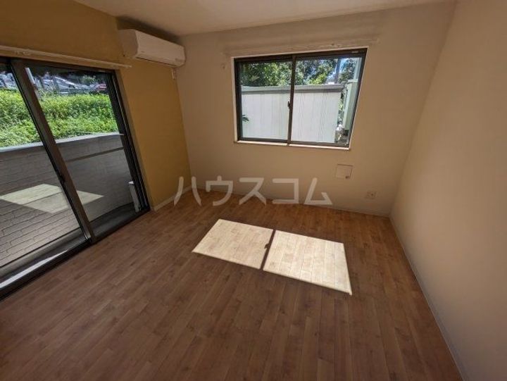 ラパン大久保の居間