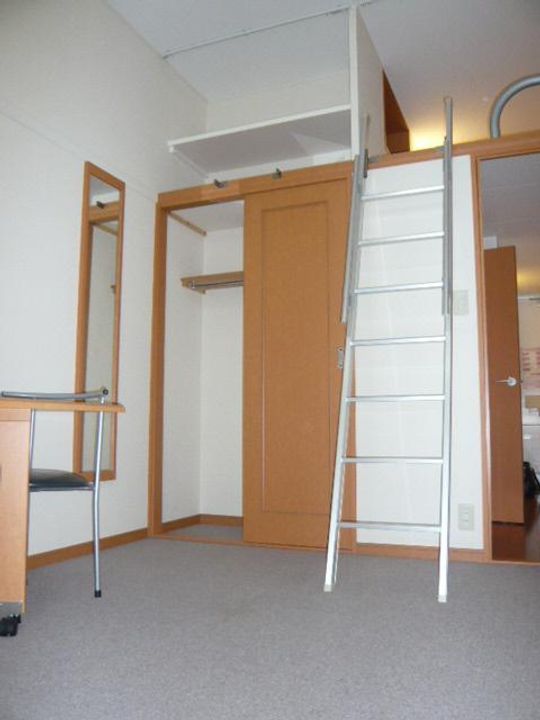 レオパレス秀の居間