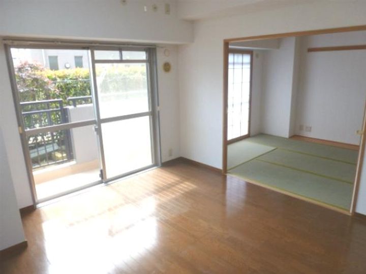 シーダレジデンスの居間