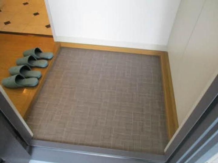 アーバンストリートEの玄関