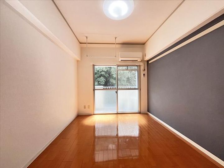 サンシャイン緑町IIの居間