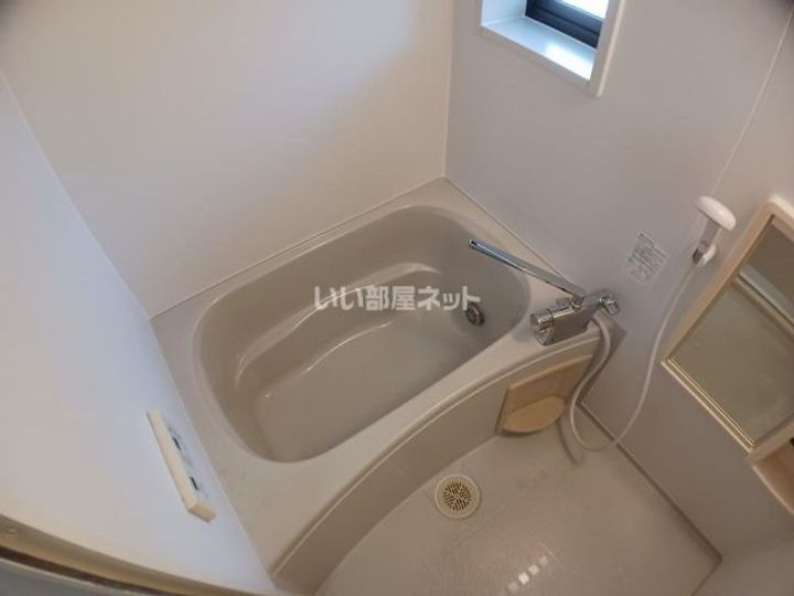 シャーメゾンフレアAの風呂