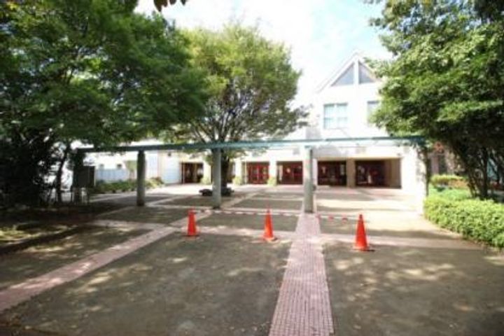 サンシティ色川の周辺