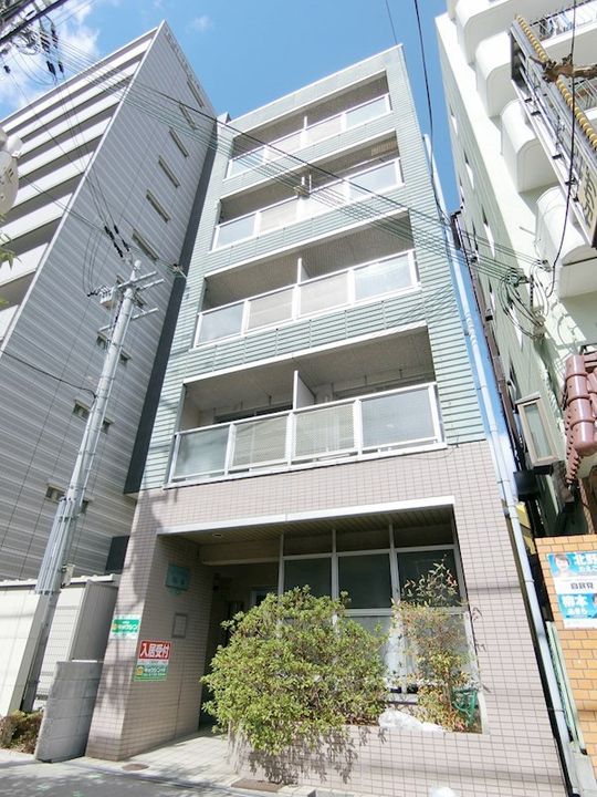 エーデルワイス塚本の外観