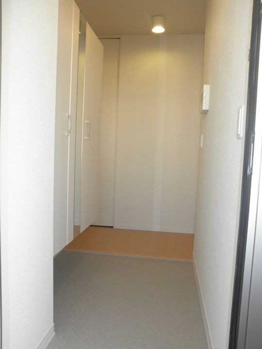 東京都足立区南花畑4(アパート)の賃貸物件の玄関