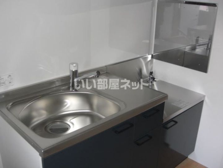 ウルス花京院 Bのキッチン