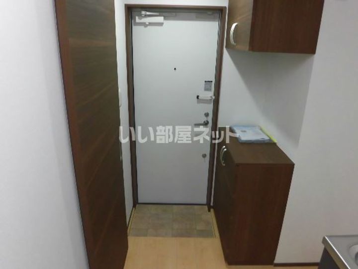 ウルス花京院 Bの玄関