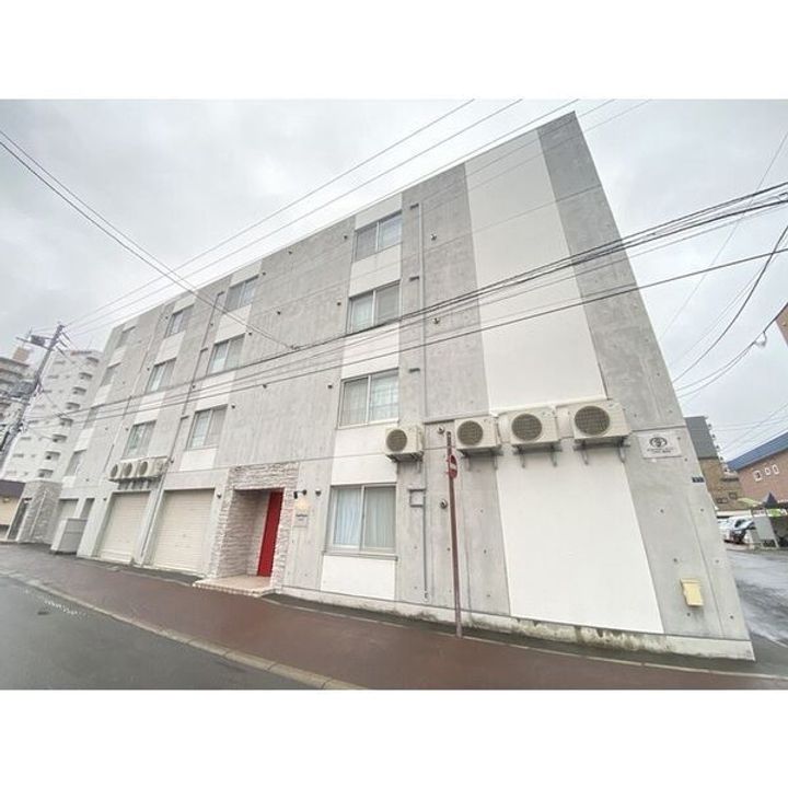 グランドサクセス月寒中央の外観