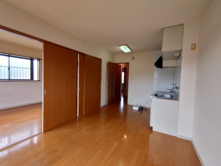 静岡県浜松市中央区和合町(アパート)の賃貸物件の居間