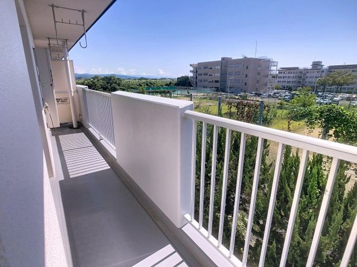 ファミール物部の内装