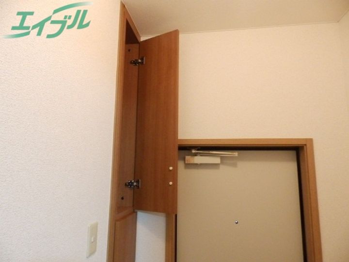 エクセレント山宝の玄関