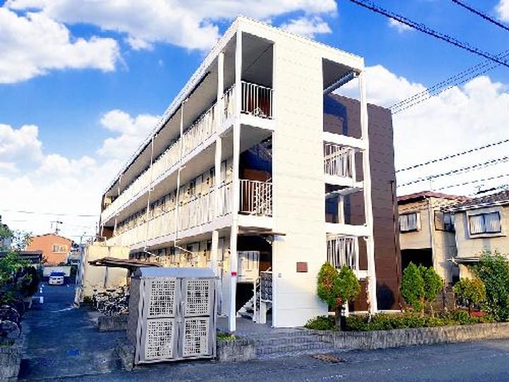レオパレス登呂の外観