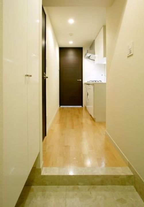 東京都中央区日本橋兜町(マンション)の賃貸物件の玄関