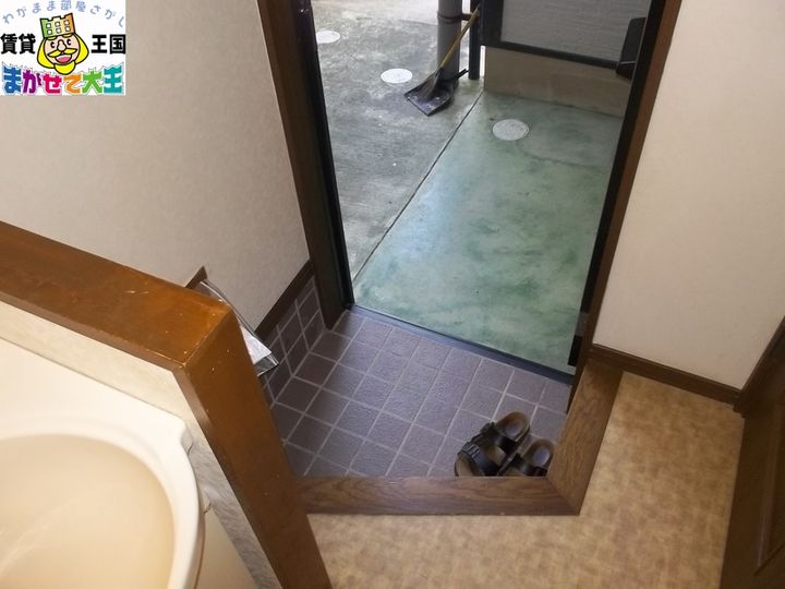 長崎県長崎市柳谷町(アパート)の賃貸物件の玄関