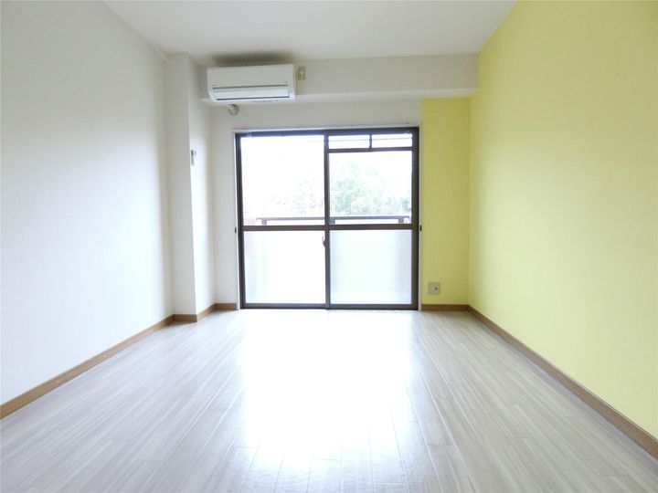 志度シーサイドハイツの居間