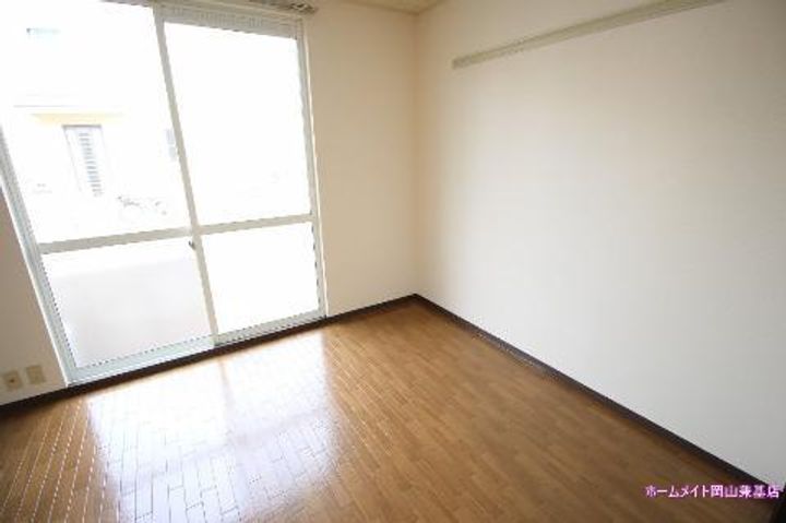 岡山県岡山市中区高島1(アパート)の賃貸物件の居間