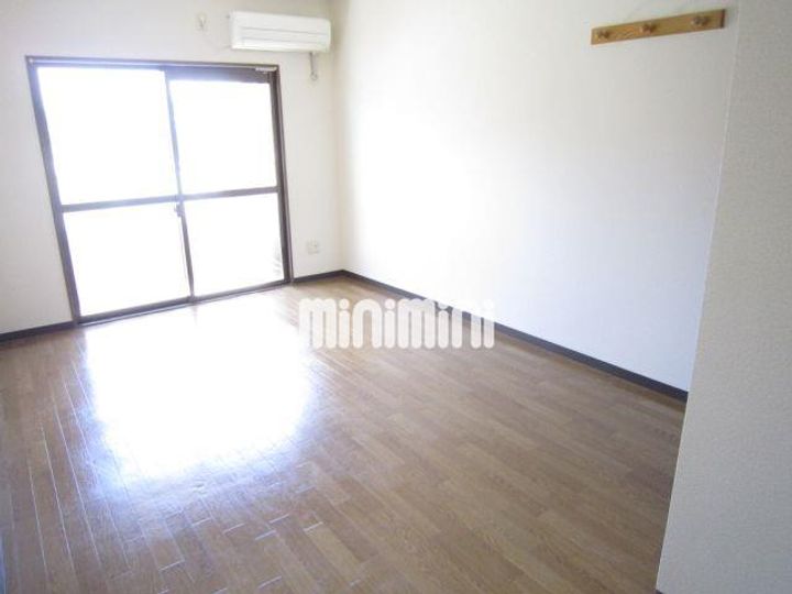 ジュエルボックスの居間