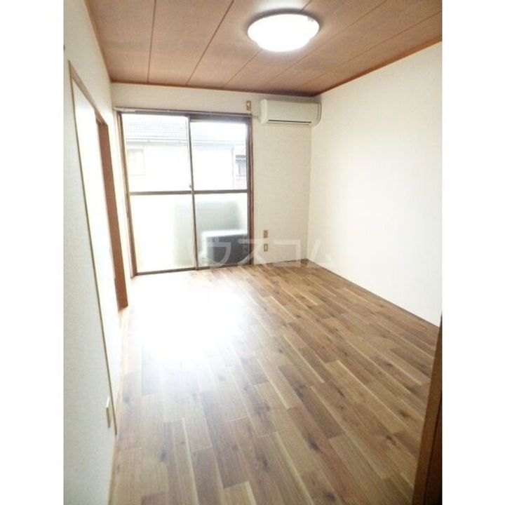 ロイヤル小塩III A棟の外観