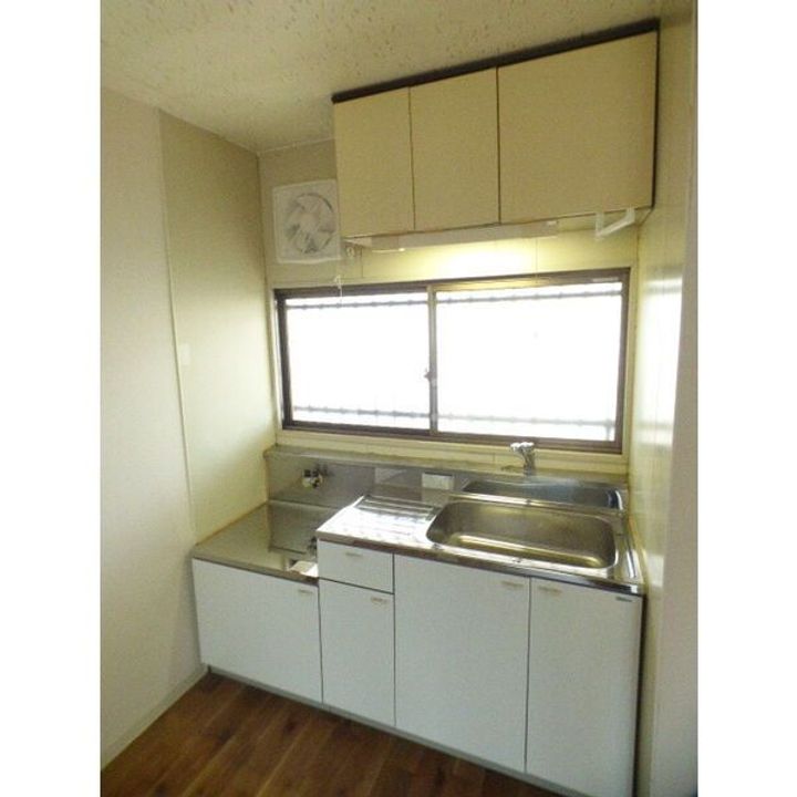 ロイヤル小塩III A棟のキッチン