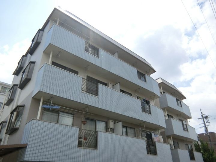 大阪府茨木市星見町(マンション)の賃貸物件の外観