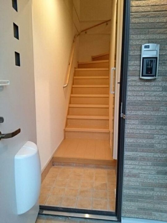 エデンIIの玄関