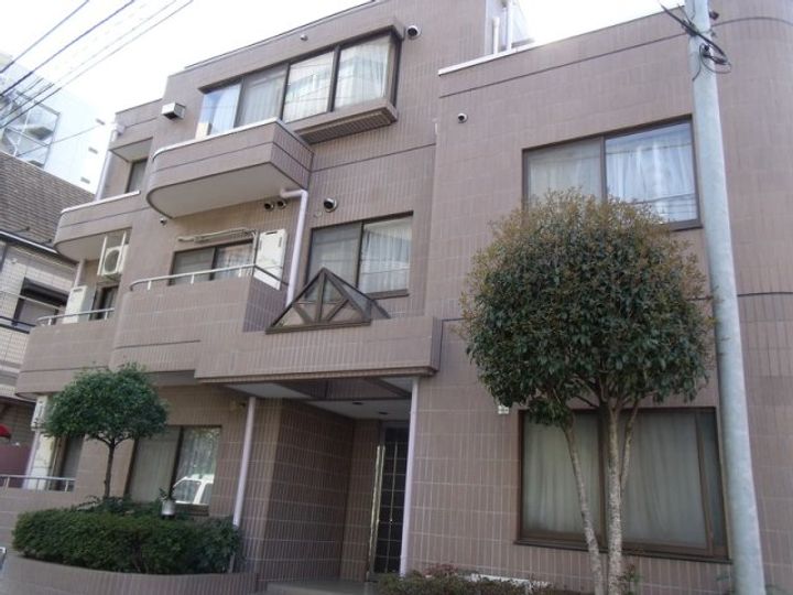 四谷アロービルの外観