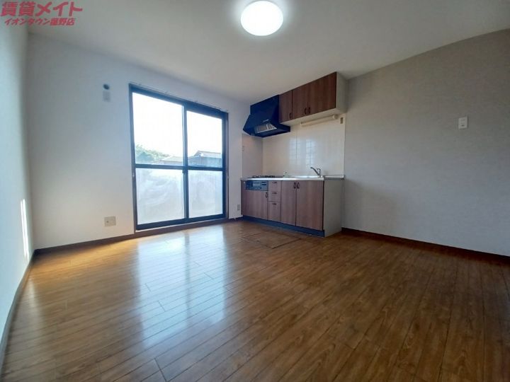 三重県三重郡菰野町大字田口新田(一戸建)の賃貸物件の居間