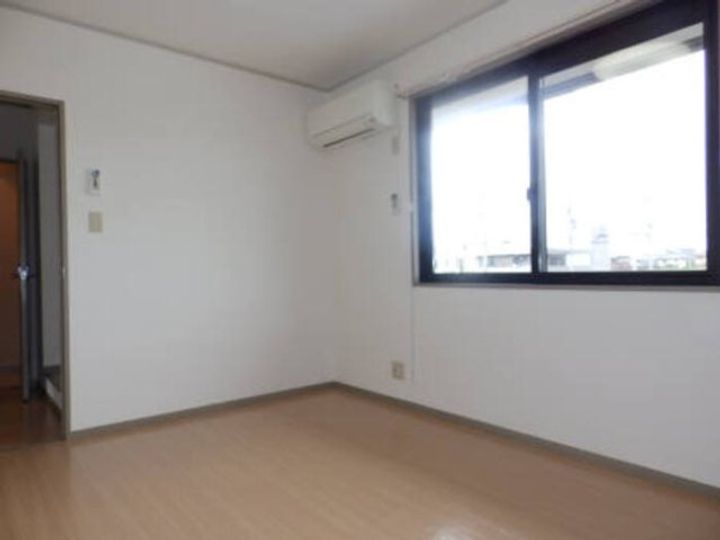 ユーステージ C棟の居間