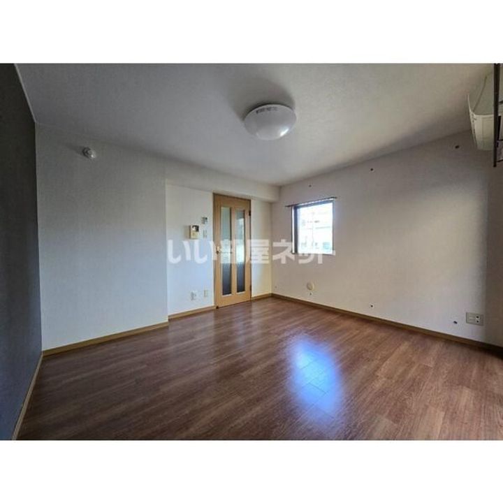 栃木県宇都宮市簗瀬4(マンション)の賃貸物件の居間