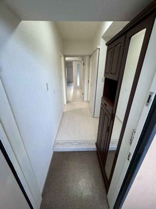 カーディナンス永山の玄関