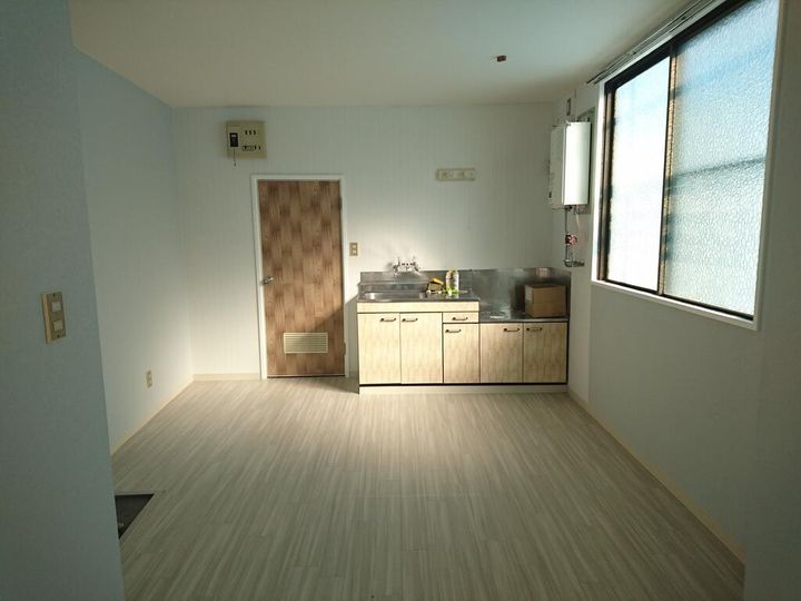 長野県上田市常田2(マンション)の賃貸物件の居間