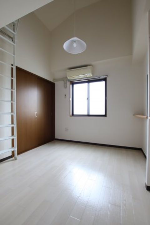 フィルハウス須賀の居間