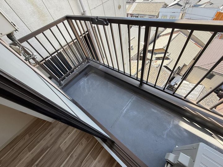 ENA阿波座西の内装