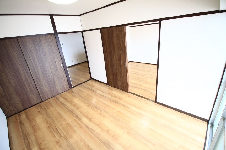 第4三宅ビルの居間