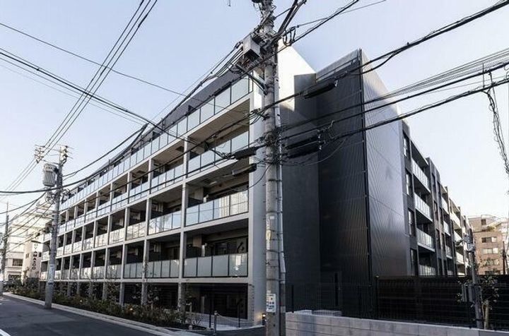 LIBR GRANT 四谷三丁目の外観