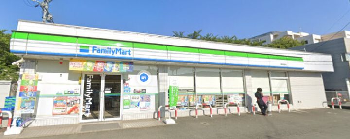 エクセレントの周辺