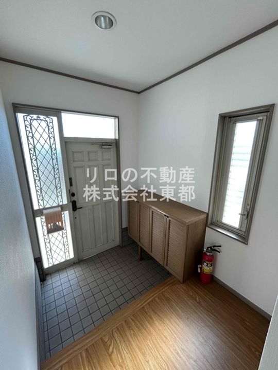 東京都小平市小川西町5(一戸建)の賃貸物件の玄関