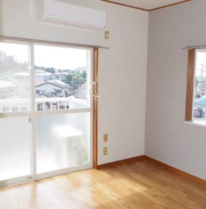 神奈川県横須賀市二葉1(アパート)の賃貸物件の居間