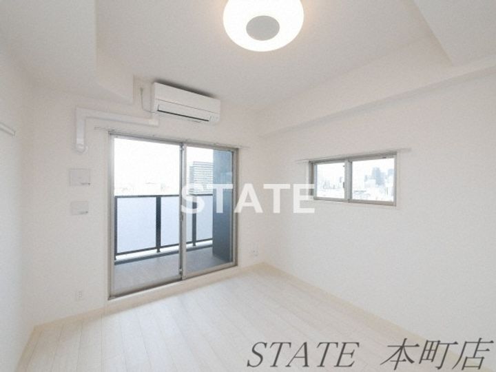 エステムコート大阪WESTIIの居間