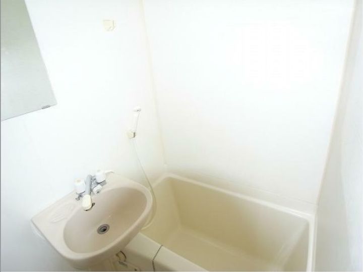 リルームス中島西の風呂