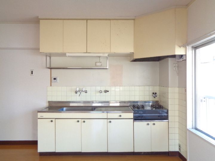 長崎県長崎市立岩町(マンション)の賃貸物件のキッチン