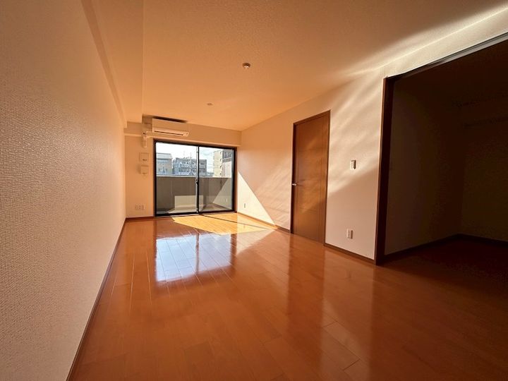 リーガル京都聖護院の居間