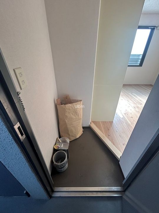 パイングローブ高辻の玄関