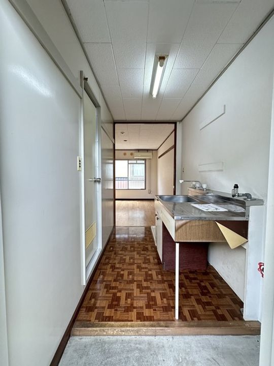 東京都八王子市大塚(マンション)の賃貸物件の玄関