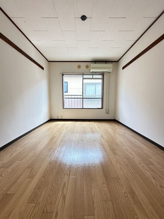 東京都八王子市大塚(マンション)の賃貸物件の居間