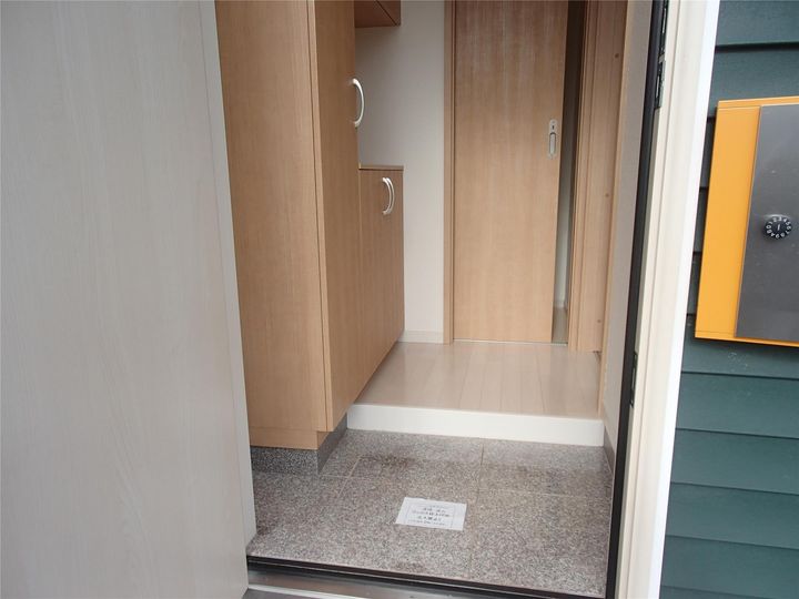 岩手県花巻市本館2(一戸建)の賃貸物件の玄関