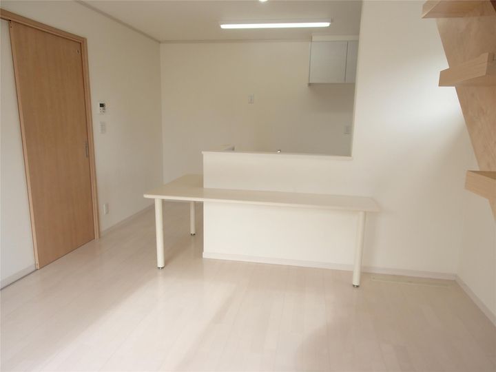 岩手県花巻市本館2(一戸建)の賃貸物件の居間