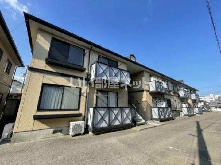 シャトレ庄内 A棟の外観