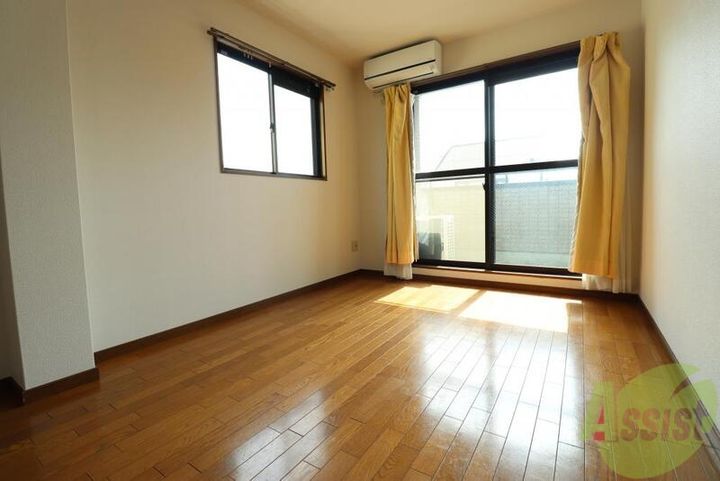 山田マンションの内装